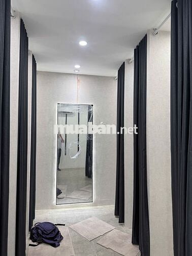GIẢM GIÁ - MẶT TIỀN  NGUYỄN TRÃI - 5,2X17M - 3 TẦNG ỐP KÍNH ĐẸP