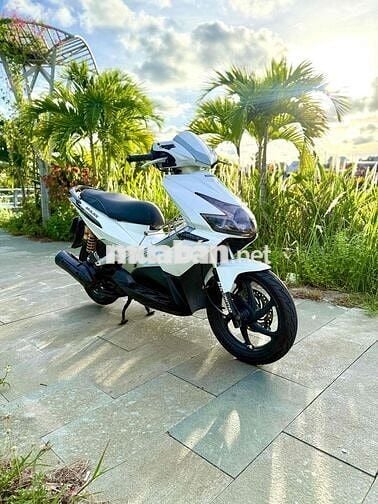 🛵Honda Air Blade Fi 2011 Trắng Biển Dể Nhìn