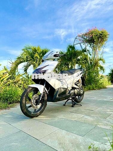 🛵Honda Air Blade Fi 2011 Trắng Biển Dể Nhìn