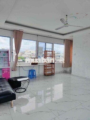 cho thuê phòng rộng 100m2 ngay trung tâm thủ đức