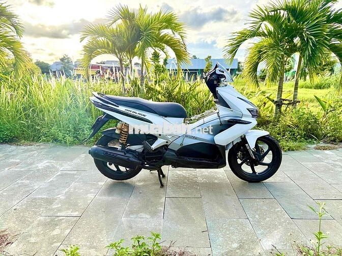🛵Honda Air Blade Fi 2011 Trắng Biển Dể Nhìn