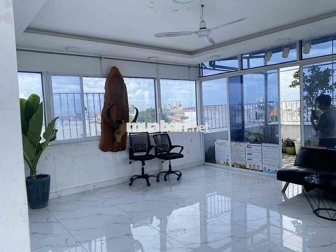cho thuê phòng rộng 100m2 ngay trung tâm thủ đức