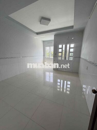 Nhà lầu 3 phòng kdc công trình 8