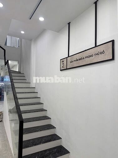 GIẢM GIÁ - MẶT TIỀN  NGUYỄN TRÃI - 5,2X17M - 3 TẦNG ỐP KÍNH ĐẸP
