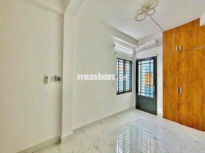 Ô TÔ ĐẬU CỬA HẺM THÔNG - KHU RIÊNG BIỆT 3 CĂN NHÀ - SÂN ĐẬU 5 XE