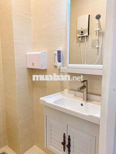 Ô TÔ ĐẬU CỬA HẺM THÔNG - KHU RIÊNG BIỆT 3 CĂN NHÀ - SÂN ĐẬU 5 XE