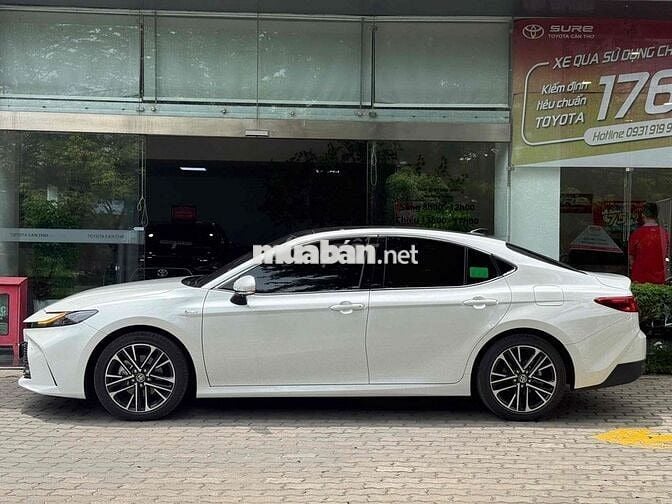 Toyota Camry 2.5 HEV TOP 2025 15.000KM
