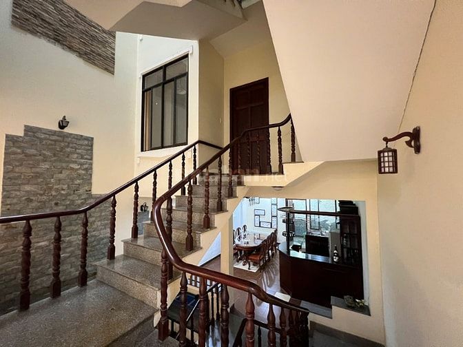 Cho Thuê Nhà Nguyên Căn Đg 45 Tân Quy, Q7. DT 5.3x20m, 3 Lầu, 5PN,
