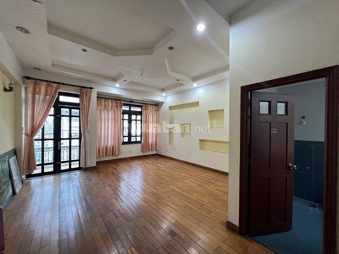 Cho Thuê Nhà Nguyên Căn Đg 45 Tân Quy, Q7. DT 5.3x20m, 3 Lầu, 5PN,