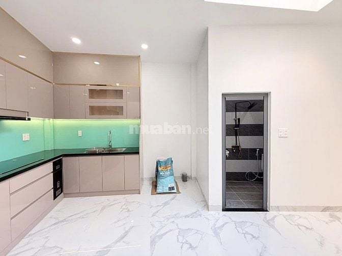 60m2 Xe Hơi Ngủ Trong Nhà, Bình Thạnh, Chỉ 10T