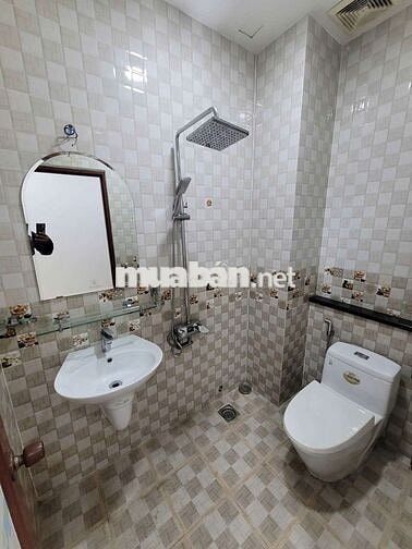 NHÀ 4TẦNG ĐƯỜNG XE TẢI THÔNG HÌNH ẢNHTHẬT100% NHÀ TK LỆCH TẦNG GIÁP TB