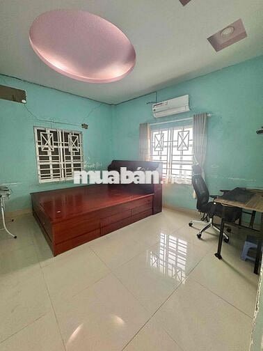 Cho thuê nhà mặt tiền sát Phạm Văn Đồng - 140m2 - 12 triệu