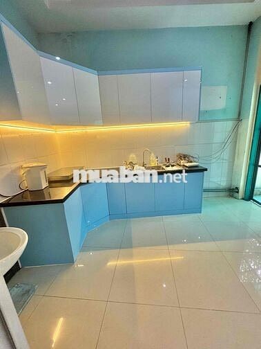 Cho thuê nhà mặt tiền sát Phạm Văn Đồng - 140m2 - 12 triệu