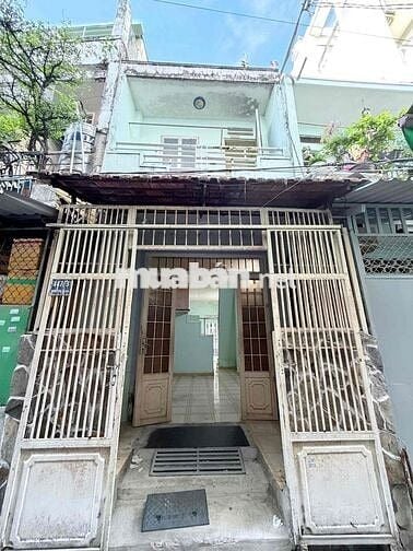 Nhà Sát mặt tiền Hưng phú ,sơn phết khi giao nhà