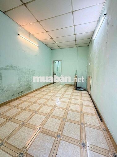 Nhà Sát mặt tiền Hưng phú ,sơn phết khi giao nhà