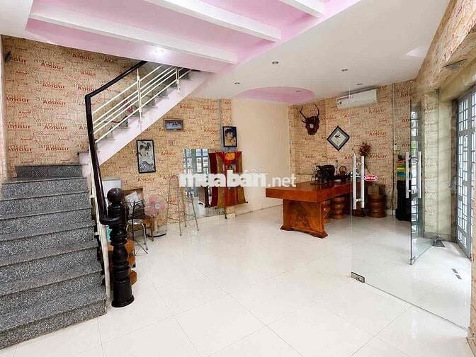 Cho thuê nhà mặt tiền sát Phạm Văn Đồng - 140m2 - 12 triệu