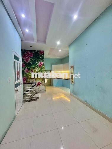 Cho thuê nhà mặt tiền sát Phạm Văn Đồng - 140m2 - 12 triệu