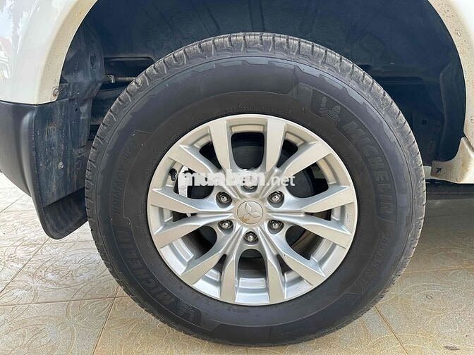 Mitsubishi Pajero Sport 2016 Số sàn Trắng