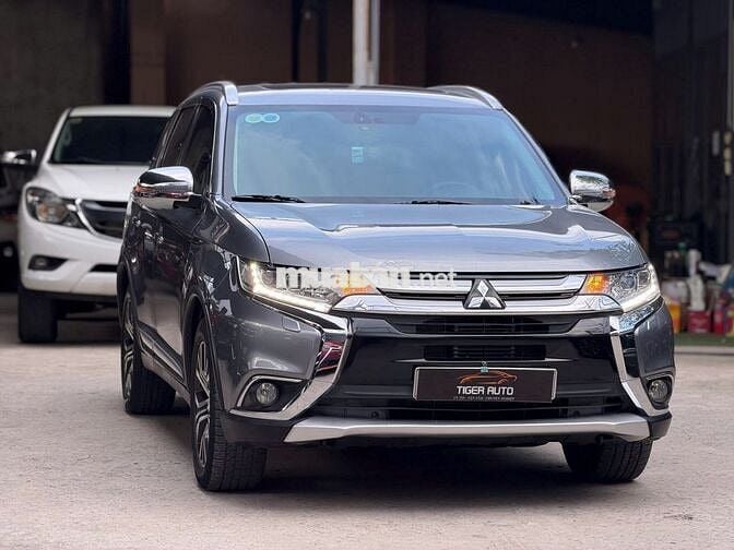 Outlander 2018 Xám Titan - sơ cua chưa hạ