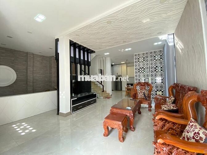 Cho thuê biệt thự 12x25m 2L4PN gần Phạm Văn Đồng, Kha Vạn Cân