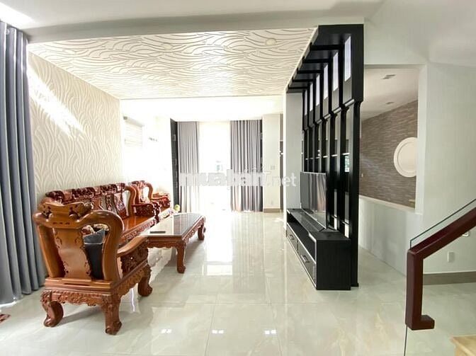 Cho thuê biệt thự 12x25m 2L4PN gần Phạm Văn Đồng, Kha Vạn Cân