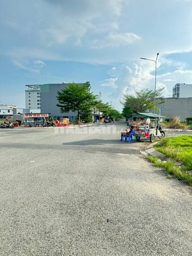 Bán hai nền liền kề đường 13 Kdc Tân đô 10x 25 giá 4 tỷ 200 triệu