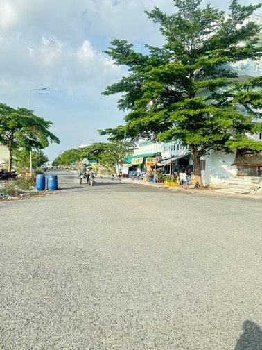 Bán hai nền liền kề đường 13 Kdc Tân đô 10x 25 giá 4 tỷ 200 triệu
