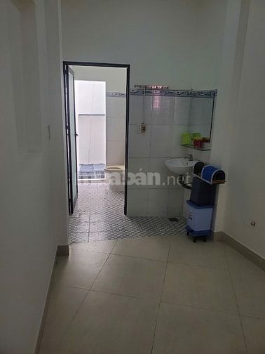 Cho thuê nhà 222/4 Võ Thành Trang P11 QTân Bình 1 trệt 2 lầu