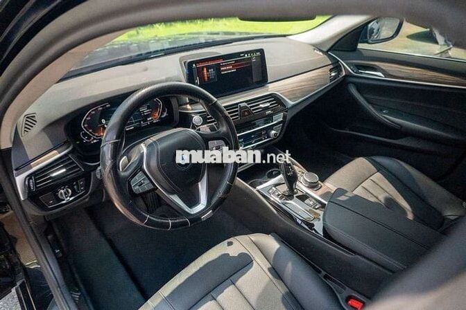 BMW 520i Luxury Line 2022 Black Edition cực đẹp