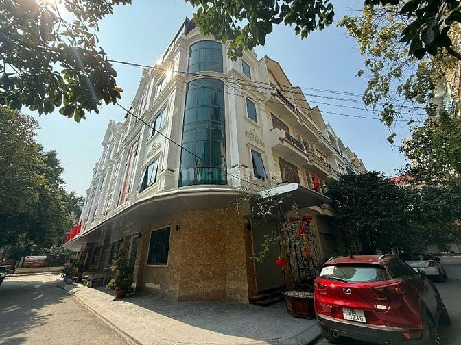 Cho thuê văn phòng tầng 1 phố Huy Du