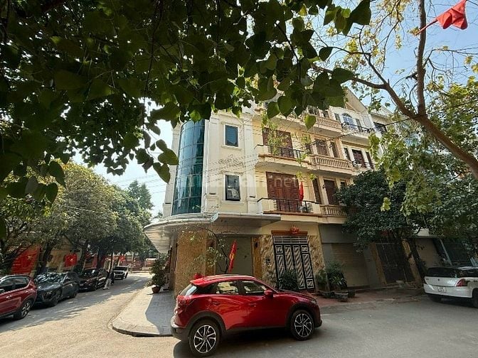 Cho thuê văn phòng tầng 1 phố Huy Du