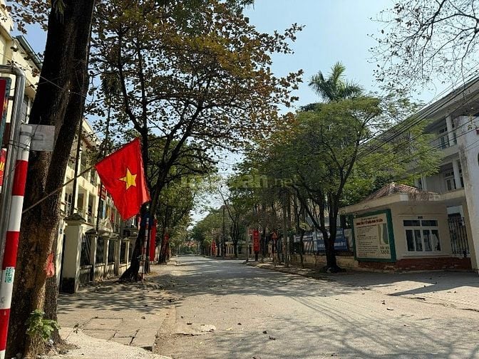 Cho thuê văn phòng tầng 1 phố Huy Du