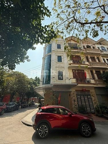 Cho thuê văn phòng tầng 1 phố Huy Du