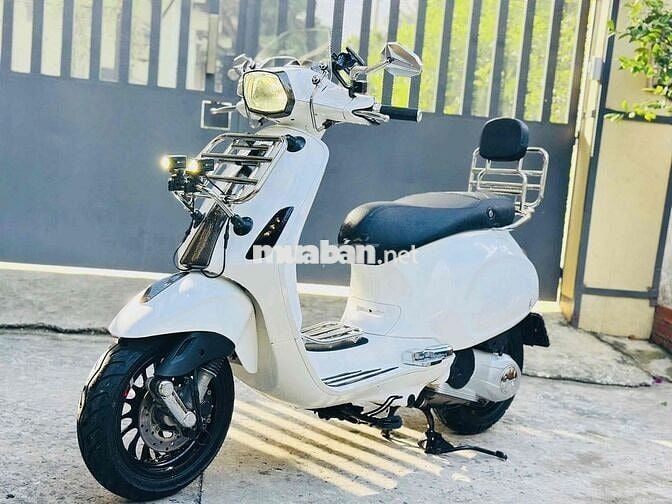 Piaggio Vespa đèn vuông 2015 Trắng Phụ kiện đầy đủ