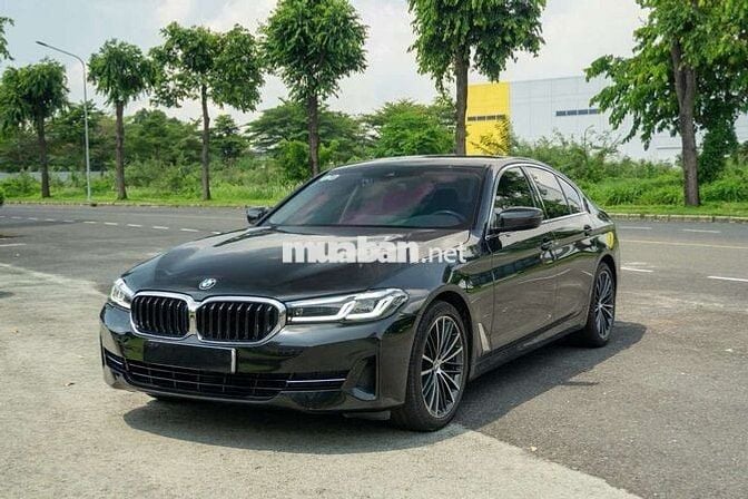 BMW 520i Luxury Line 2022 Black Edition cực đẹp