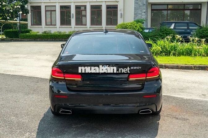 BMW 520i Luxury Line 2022 Black Edition cực đẹp