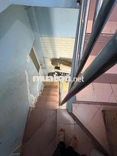 hẻm xe hơi , nhà 4 tầng , giá 2 tỷ nhĩnh , khó có căn thứ 2