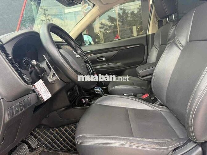 Mitsubishi Outlander CVT 2020 Trắng 33.000 km