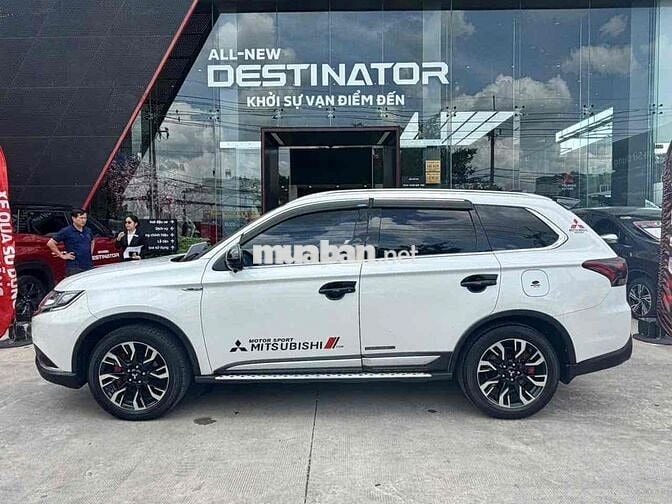 Mitsubishi Outlander CVT 2020 Trắng 33.000 km