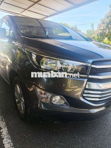 Toyota Innova 2017 Số sàn Xám