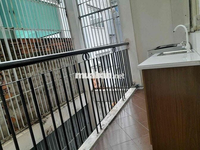 TRỐNG SẴN STUDIO BANCOL TÁCH BẾP FULL NỘI THẤT MGR GẦN AEON MALL TP.
