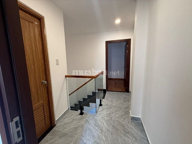 Bán nhà 606/147/48 đường 3/2 phường Diên Hồng, Dt: 4,1x8,5m, nở hậu 