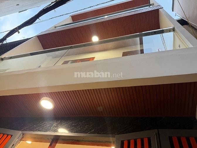 Bán nhà 606/147/48 đường 3/2 phường Diên Hồng, Dt: 4,1x8,5m, nở hậu 
