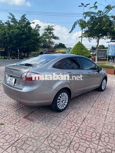 Ford Fiesta 2013 Xám 98000 km