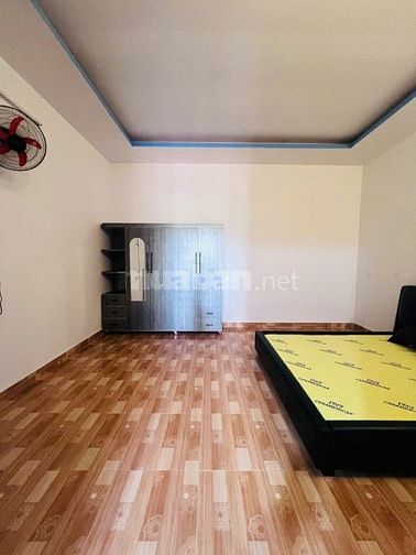 Bán nhà 4x15m gần Vinhomes Hóc Môn đang xây 465 Triệu hẻm kinh doanh