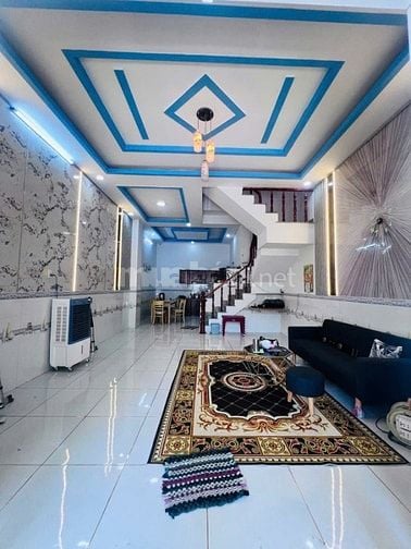 Bán nhà 4x15m gần Vinhomes Hóc Môn đang xây 465 Triệu hẻm kinh doanh