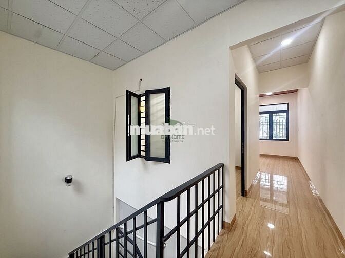 NHÀ 3 PHÒNG NGỦ - GẦN BIỂN - FULL NỘI THẤT - PHÍA BẮC NHA TRANG