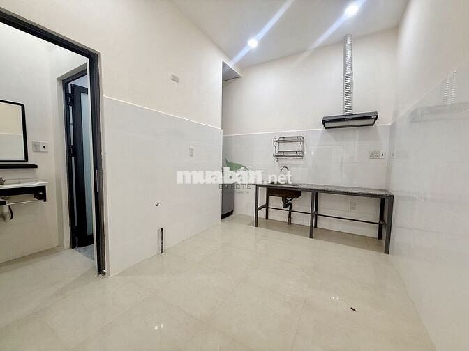 NHÀ 3 PHÒNG NGỦ - GẦN BIỂN - FULL NỘI THẤT - PHÍA BẮC NHA TRANG