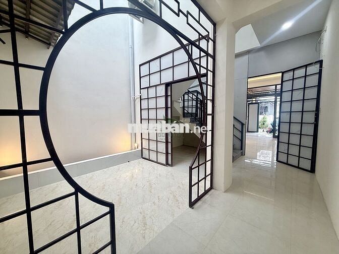NHÀ 3 PHÒNG NGỦ - GẦN BIỂN - FULL NỘI THẤT - PHÍA BẮC NHA TRANG