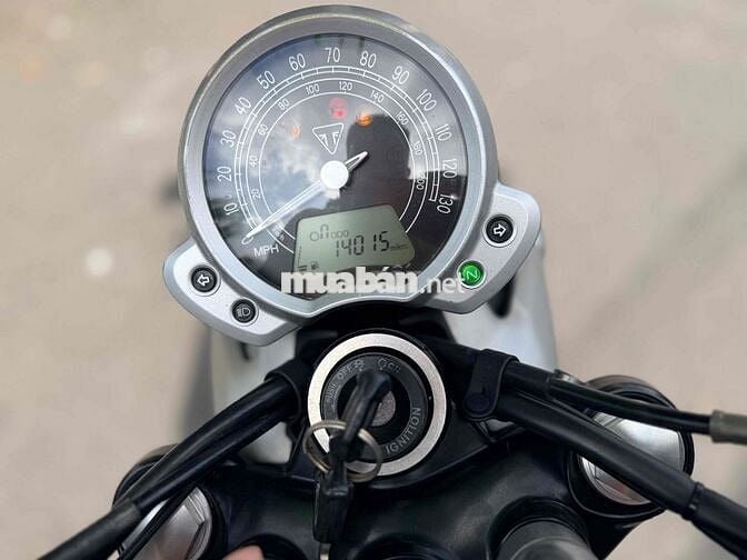 Triumph Street Twin 900 ABS 2017 bản nhập Anh